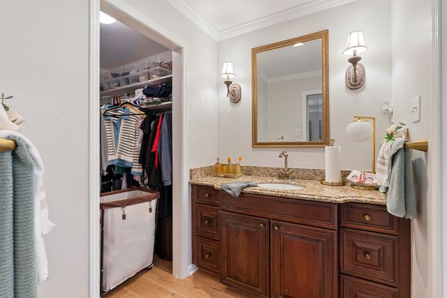 2099 BLACK OAK DR, Memphis, TN 38119