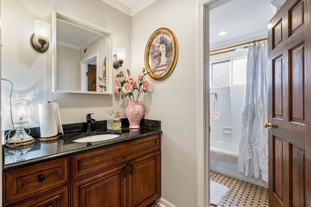 2099 BLACK OAK DR, Memphis, TN 38119