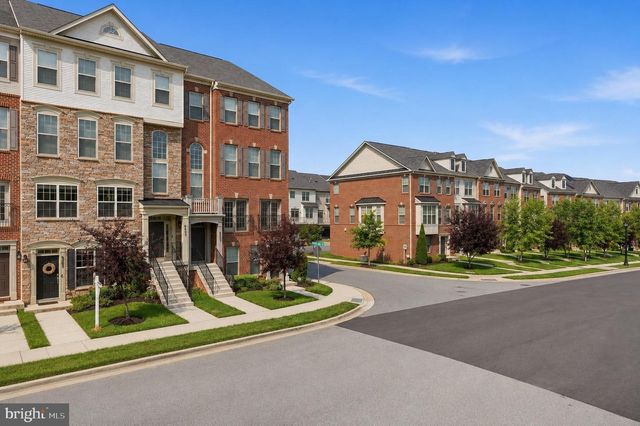 9407 GEATON PARK PL, Lanham, MD 20706