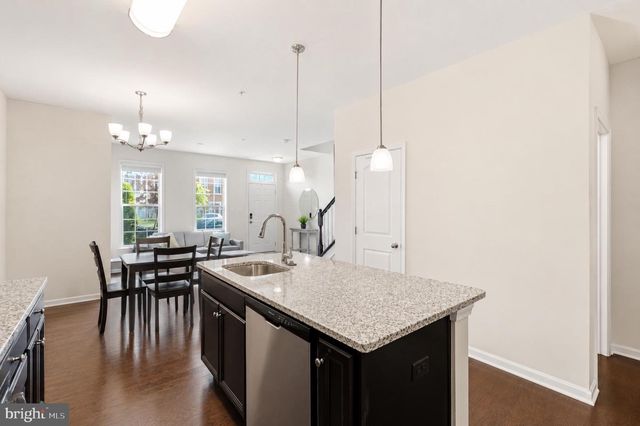 9407 GEATON PARK PL, Lanham, MD 20706