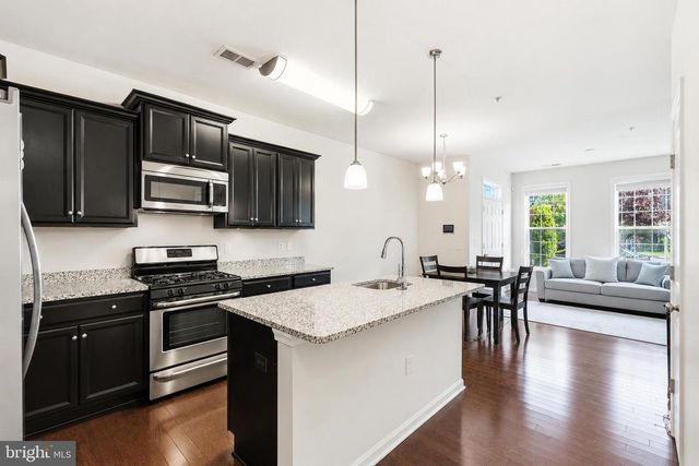 9407 GEATON PARK PL, Lanham, MD 20706