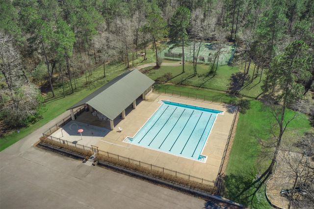 28222 Meadow Falls, Magnolia, TX 77355