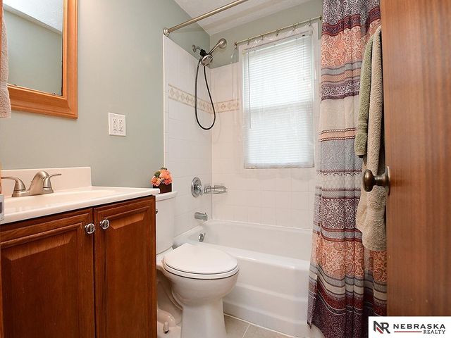 5439 Hamilton Street, Omaha, NE 68132