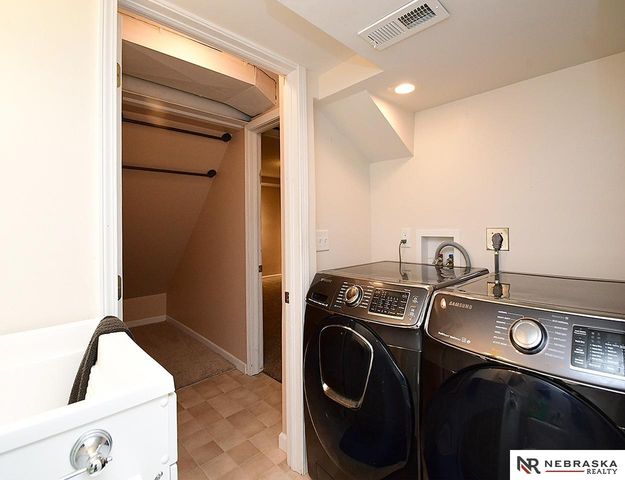 5439 Hamilton Street, Omaha, NE 68132