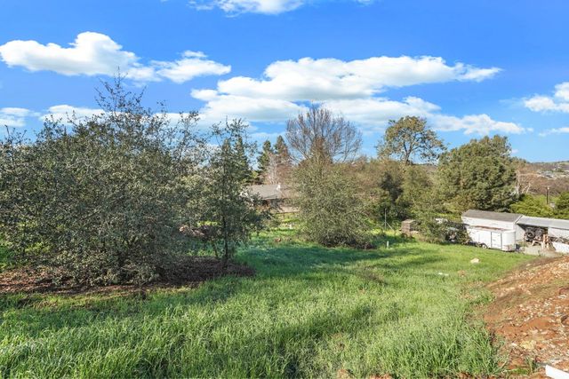 3286 Botfuher Rd, Valley Springs, CA 95252