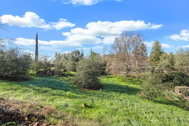 3286 Botfuher Rd, Valley Springs, CA 95252