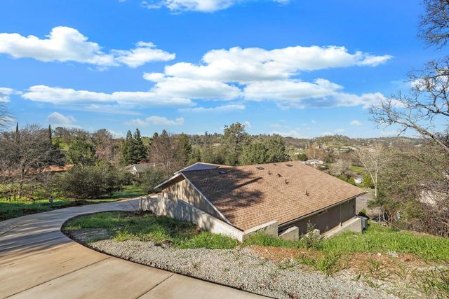 3286 Botfuher Rd, Valley Springs, CA 95252