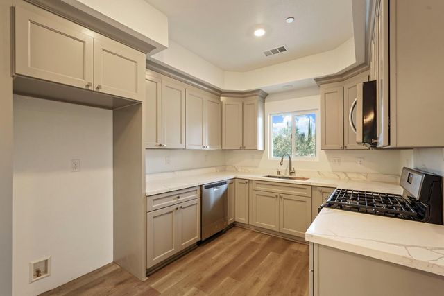 3286 Botfuher Rd, Valley Springs, CA 95252