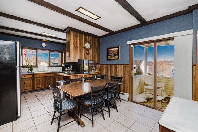 8 Westhill Ave, Somerset, MA 02726