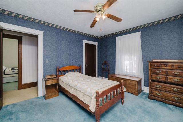 8 Westhill Ave, Somerset, MA 02726