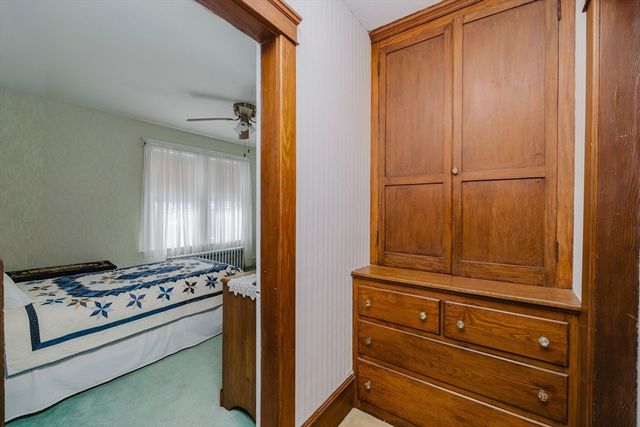 8 Westhill Ave, Somerset, MA 02726