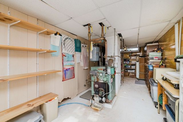 8 Westhill Ave, Somerset, MA 02726