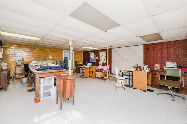 8 Westhill Ave, Somerset, MA 02726