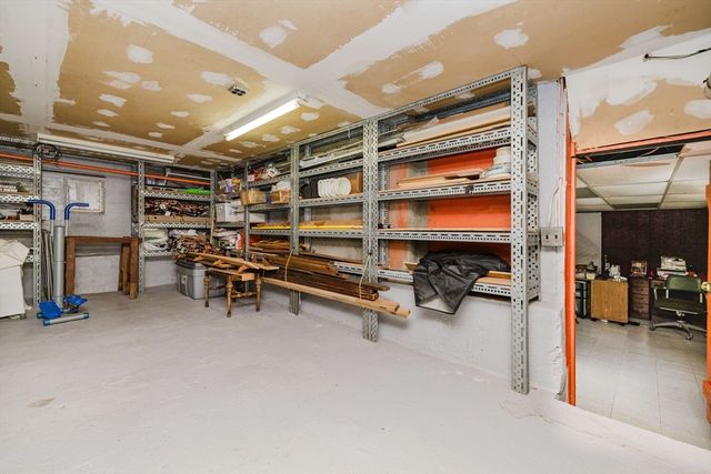 8 Westhill Ave, Somerset, MA 02726