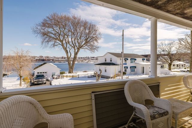 8 Westhill Ave, Somerset, MA 02726