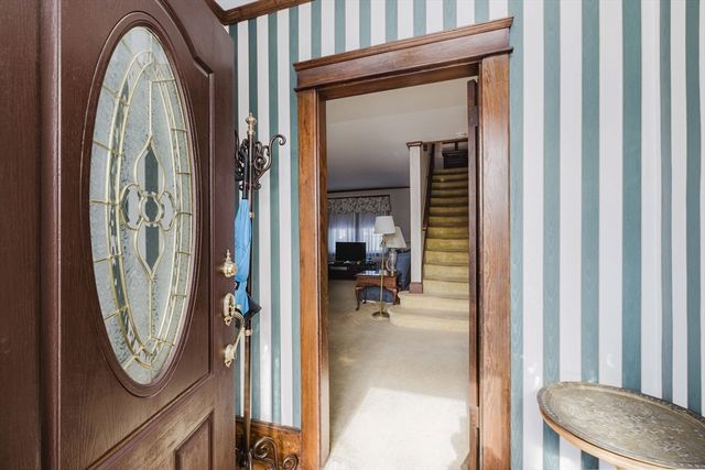 8 Westhill Ave, Somerset, MA 02726