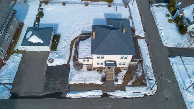 8 Westhill Ave, Somerset, MA 02726