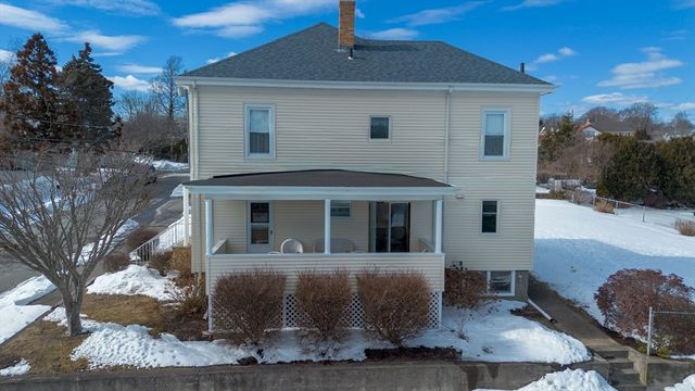 8 Westhill Ave, Somerset, MA 02726