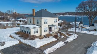 8 Westhill Ave, Somerset, MA 02726