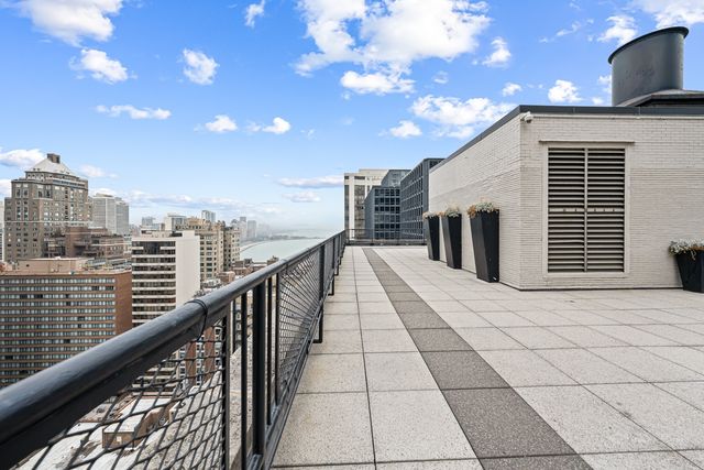 253 E DELAWARE Place 14D, Chicago, IL 60611