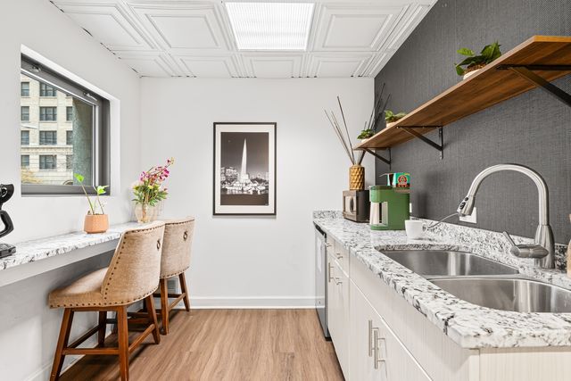 253 E DELAWARE Place 14D, Chicago, IL 60611