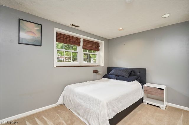 344 Silver Meadows Boulevard, Kent, OH 44240