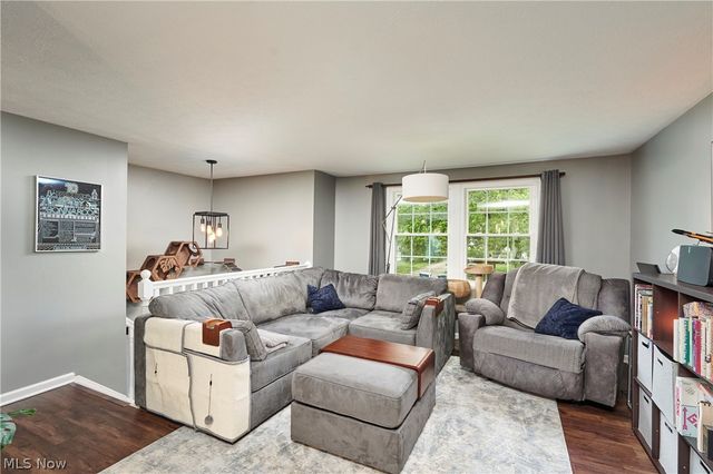 344 Silver Meadows Boulevard, Kent, OH 44240