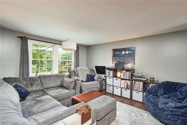 344 Silver Meadows Boulevard, Kent, OH 44240
