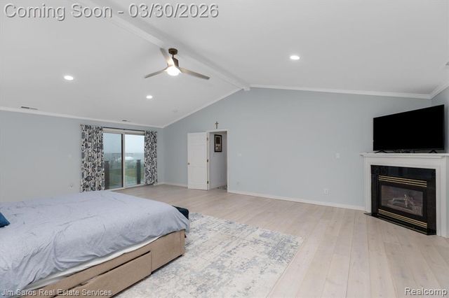 32830 Jefferson Avenue, Saint Clair Shores, MI 48082