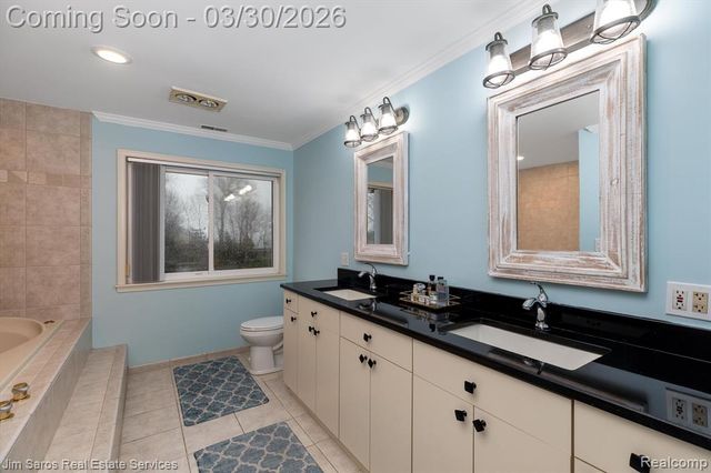 32830 Jefferson Avenue, Saint Clair Shores, MI 48082