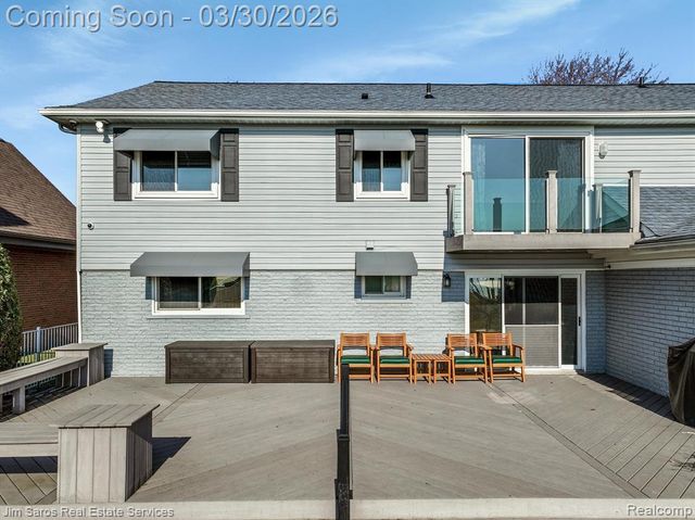 32830 Jefferson Avenue, Saint Clair Shores, MI 48082