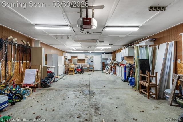 32830 Jefferson Avenue, Saint Clair Shores, MI 48082