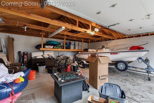 32830 Jefferson Avenue, Saint Clair Shores, MI 48082