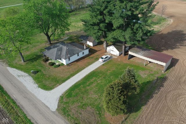 9034 S 75 W, Rosedale, IN 47874