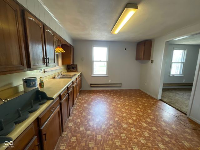 9034 S 75 W, Rosedale, IN 47874