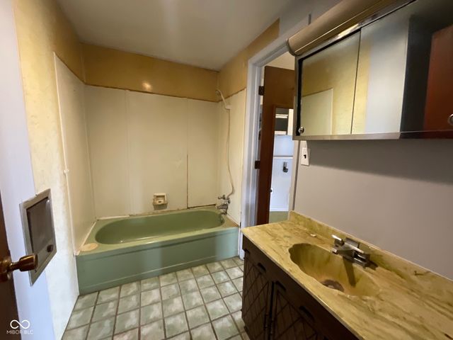 9034 S 75 W, Rosedale, IN 47874