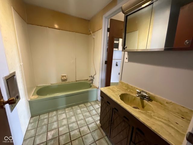 9034 S 75 W, Rosedale, IN 47874