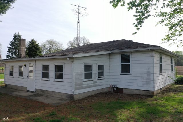 9034 S 75 W, Rosedale, IN 47874