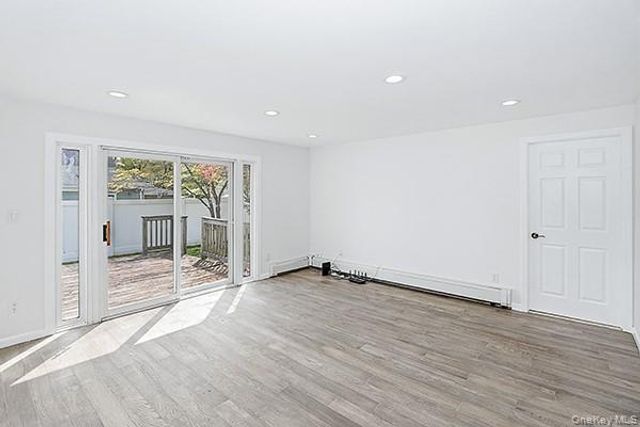 48 Link Lane, Hicksville, NY 11801