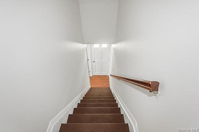 48 Link Lane, Hicksville, NY 11801