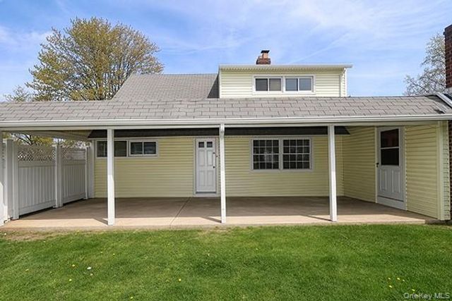 48 Link Lane, Hicksville, NY 11801