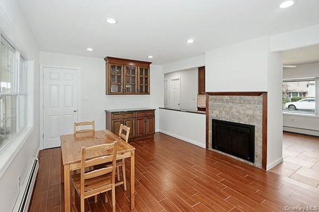 48 Link Lane, Hicksville, NY 11801