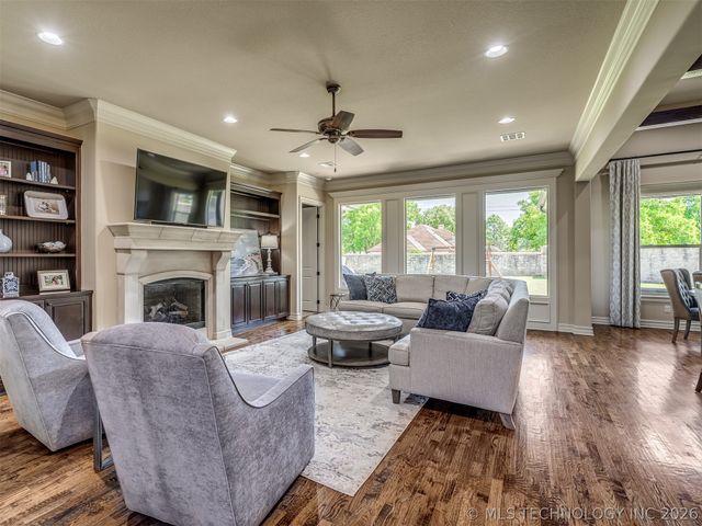 5902 E 110th Place, Tulsa, OK 74137