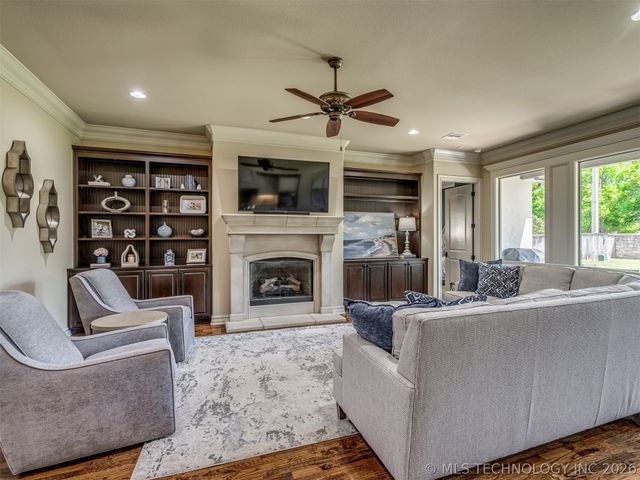 5902 E 110th Place, Tulsa, OK 74137