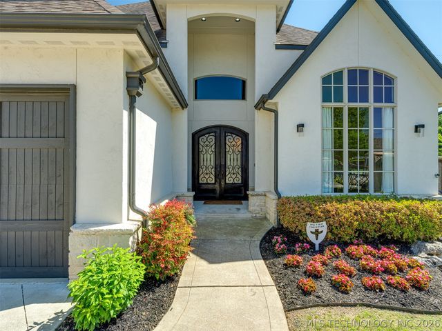5902 E 110th Place, Tulsa, OK 74137