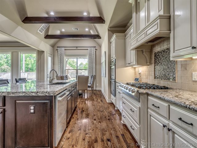 5902 E 110th Place, Tulsa, OK 74137