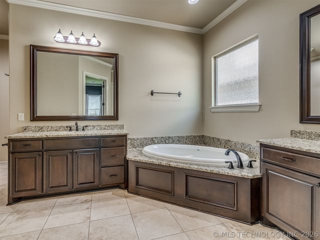 5902 E 110th Place, Tulsa, OK 74137