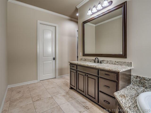 5902 E 110th Place, Tulsa, OK 74137