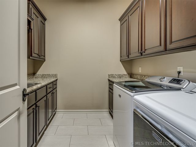5902 E 110th Place, Tulsa, OK 74137
