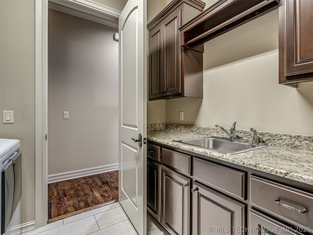 5902 E 110th Place, Tulsa, OK 74137